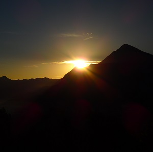 武甲山の朝日